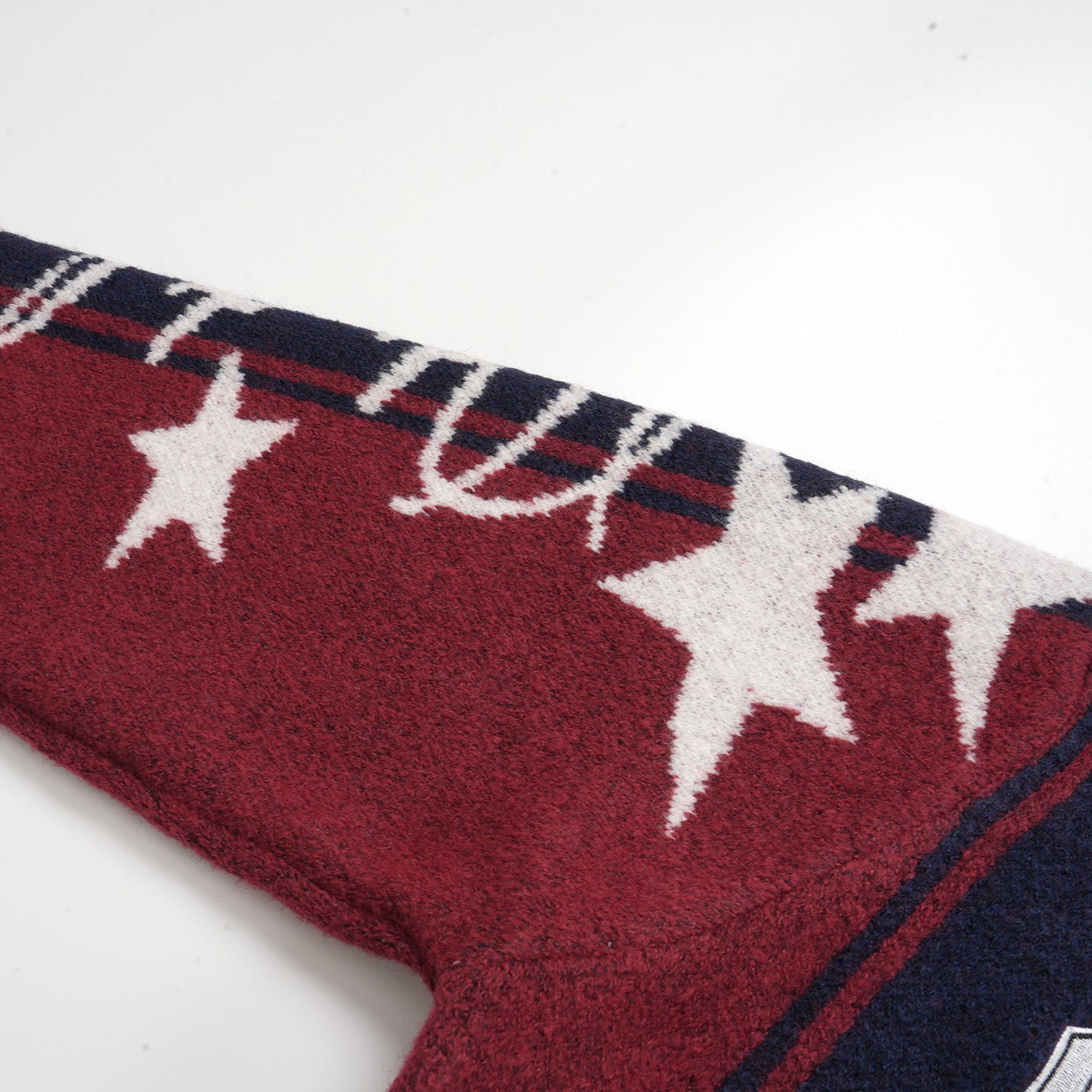 Áo Sweater Len Sọc Baseball Cổ V